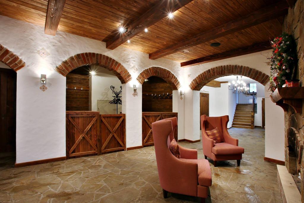 Shpatser Hotel Briukhovychi Exterior photo