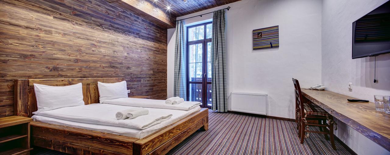 Shpatser Hotel Briukhovychi Exterior photo